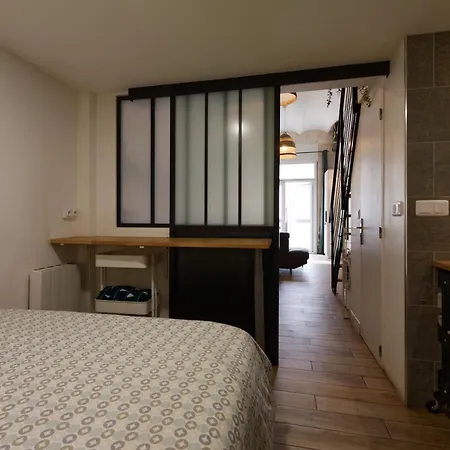Sleep In Montpellier, Molly, Centre, Gare, 2 Ch, Tram St-denis * مونبيلييه