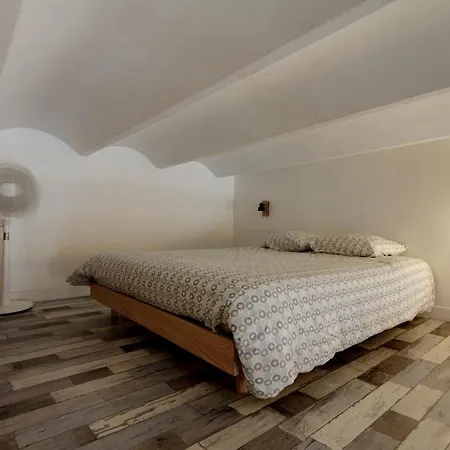 Appartement Sleep In Montpellier, Molly, Centre, Gare, 2 Ch, Tram St-denis *