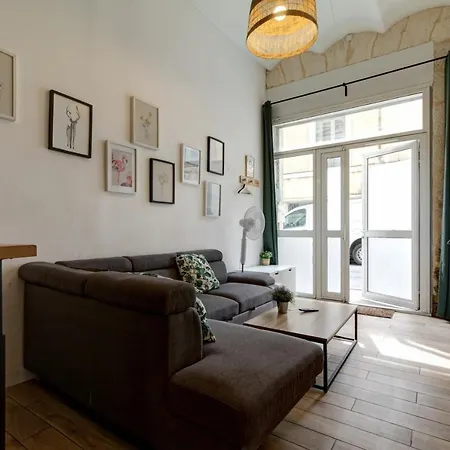 Appartement Sleep In Montpellier, Molly, Centre, Gare, 2 Ch, Tram St-denis