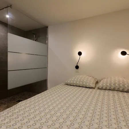 Sleep In Montpellier, Molly, Centre, Gare, 2 Ch, Tram St-denis Appartement