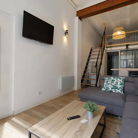 Sleep In Montpellier, Molly, Centre, Gare, 2 Ch, Tram St-denis شقة *