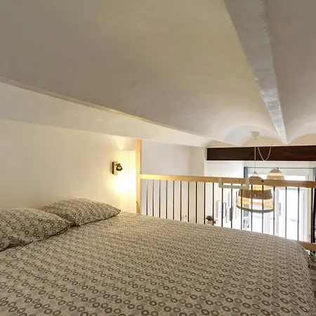 Sleep In Montpellier, Molly, Centre, Gare, 2 Ch, Tram St-denis Montpellier