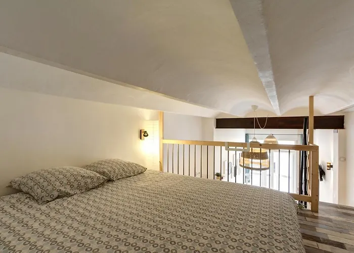 Sleep In Montpellier, Molly, Centre, Gare, 2 Ch, Tram St-denis Montpellier