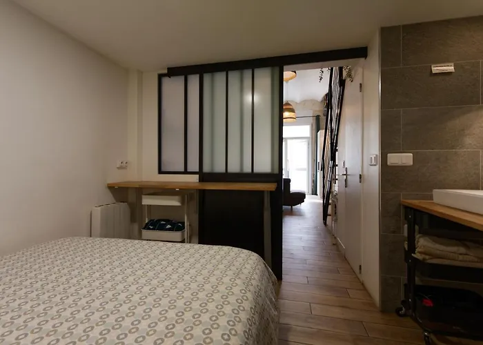 Sleep In Montpellier, Molly, Centre, Gare, 2 Ch, Tram St-denis * Μονπελιέ